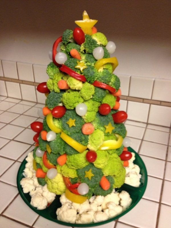 Unique Vegetable Platter with Veggie Christmas Tree