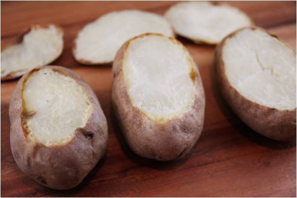 Egg-recheadas-Baked Potatoes--1