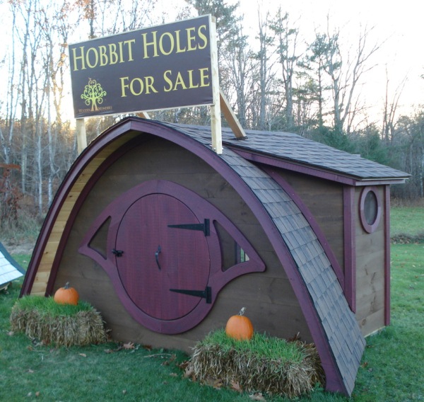 Hobbit-Holes-for-Work-or-Play-20