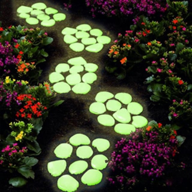 Glow-in-the-Dark-Stepping-Stones