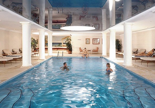 Indoor-Swimming-Pool-Design-5
