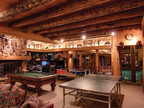 the-game-room-is-perfect-for-inviting-friends-over