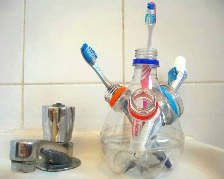 toothbrush-holder-from-plastic-bottles