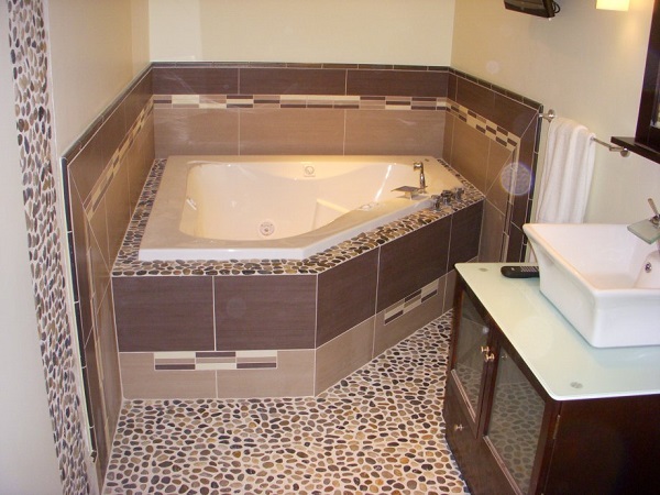 Pebble-Floor-Bathroom-Design-1