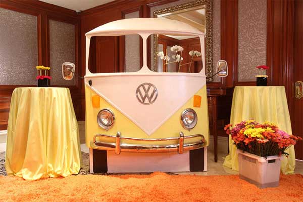 VW-bus-served-as-a-bar