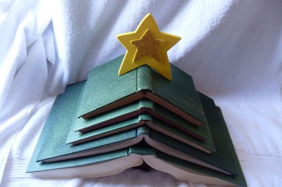 book-christmas-tree-6
