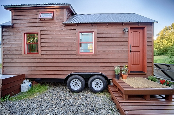 mobile-small-home-on-trailer-18