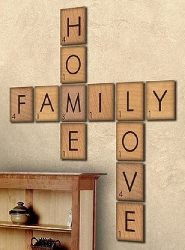 diy-scrabble-wall