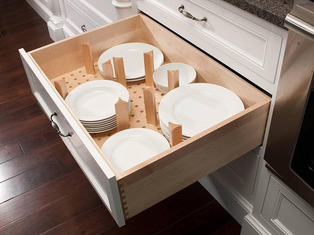 24Mullet-Cabinetry-Kitchen-Drawer-Plate-Dividers