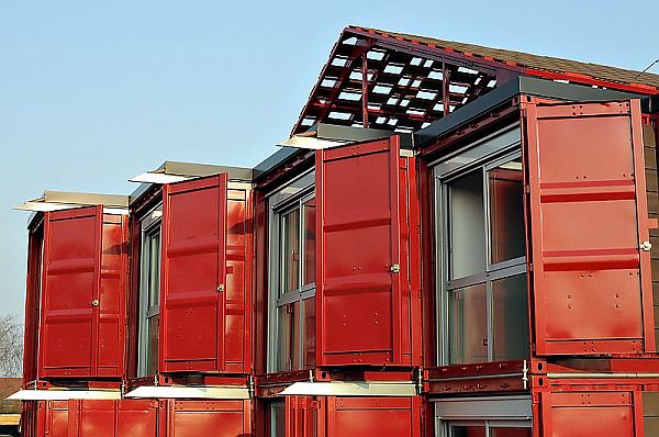 container-red-house-2