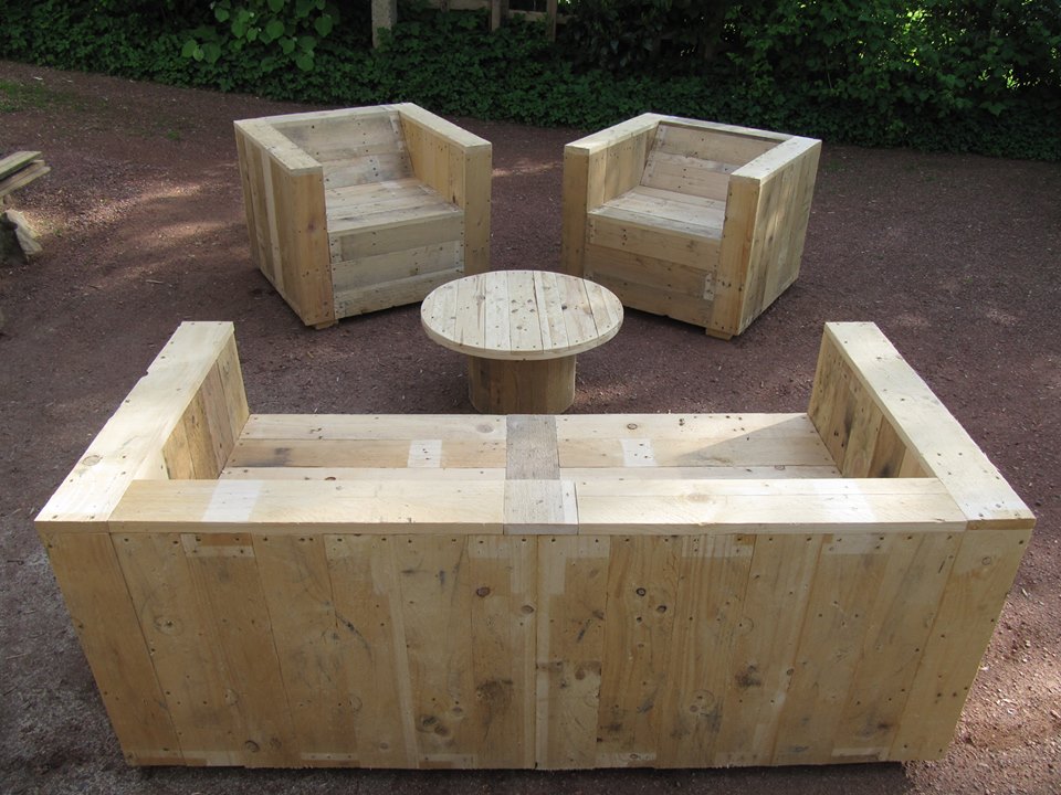 pallet-set-furniture