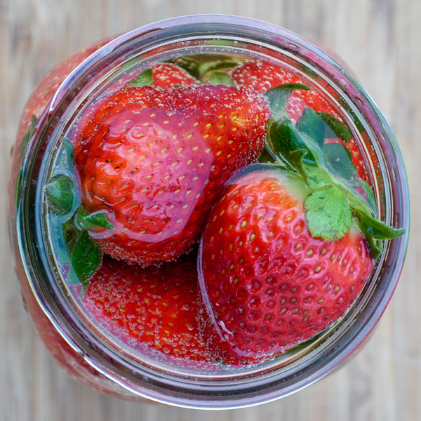 Champagne-soaked-Strawberries-1
