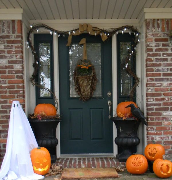 halloween-front-door-22