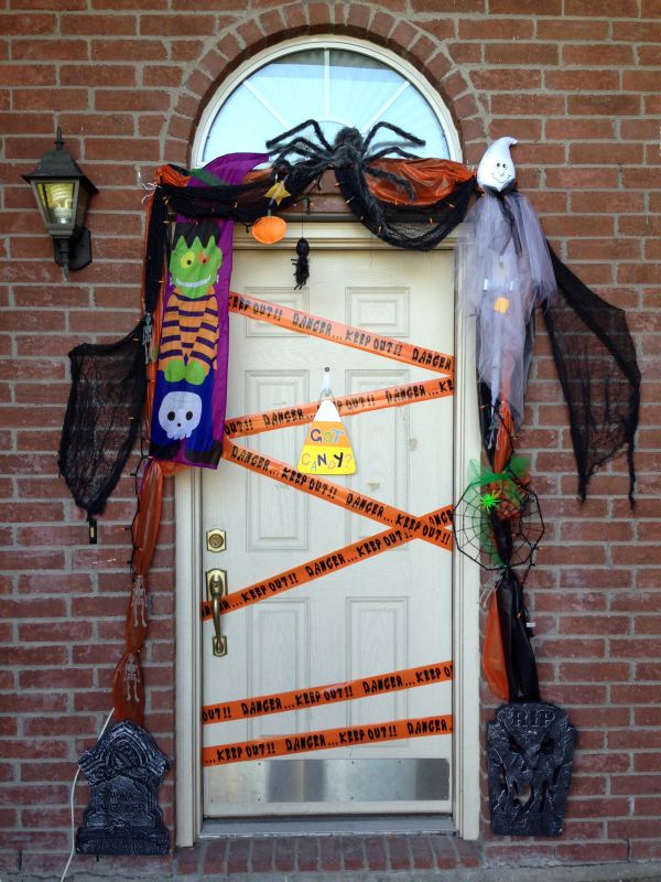 halloween-front-door-25