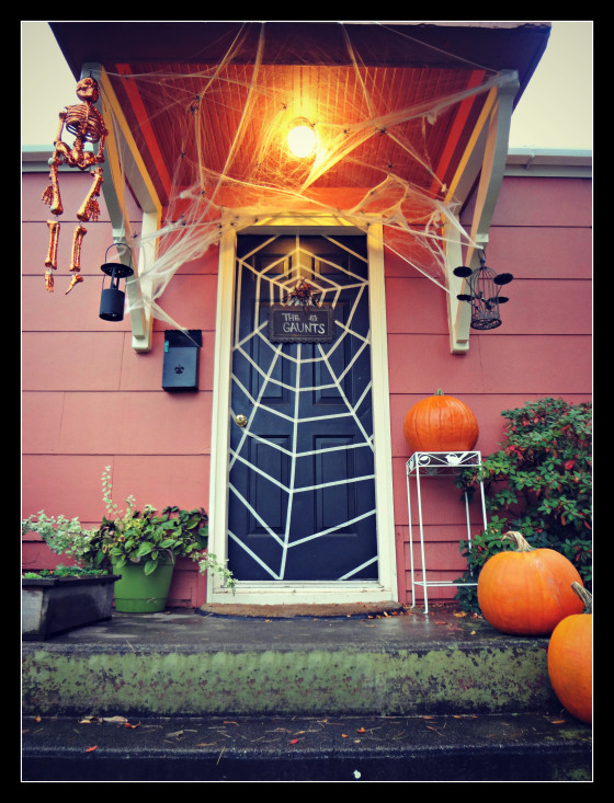 halloween-front-door-37