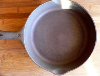 Easy-Cast-Iron-Skillet-Reconditioning-9