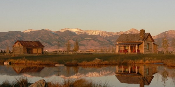 Montana-off-grid-cabin-1