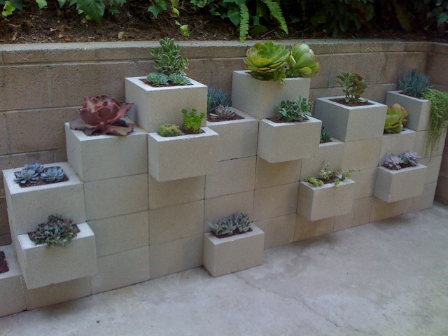 decorate-with-concrete-blocks-11