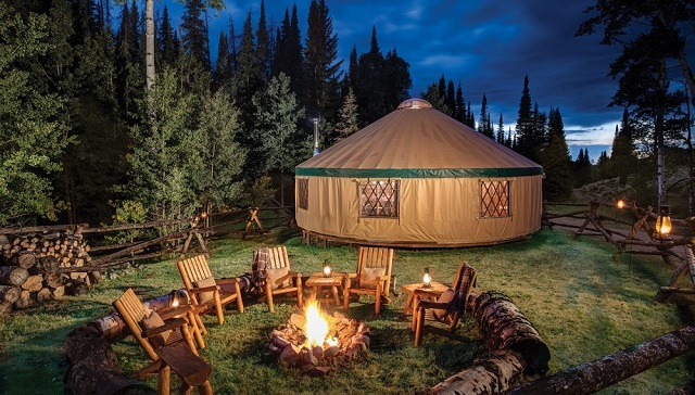 Yurts-Living-in-the-Round