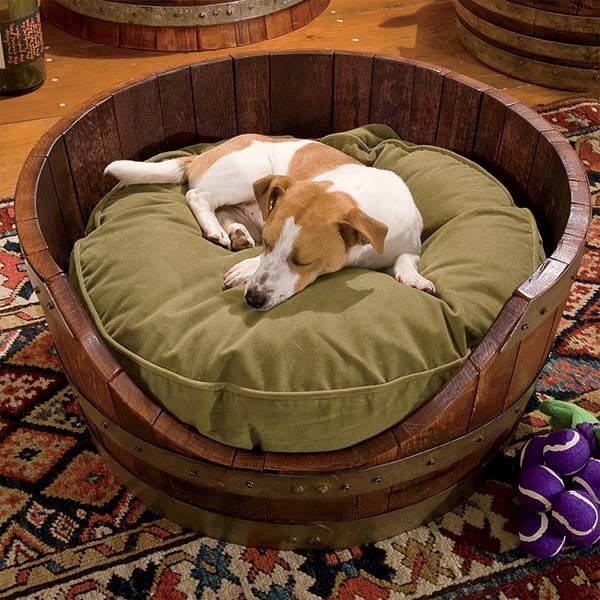 wine-barrel-pet-bed-1