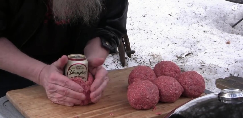 Beer-Can-Bacon-Burgers