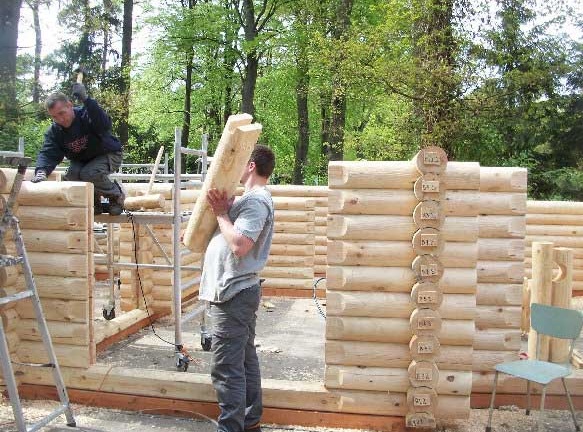 Log-house-construction-6