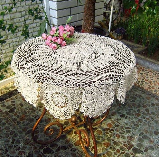 Vintage-Handmade-Crochet-Tablecloth-3