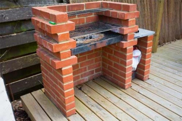 DIY-Brick-Barbecue-1