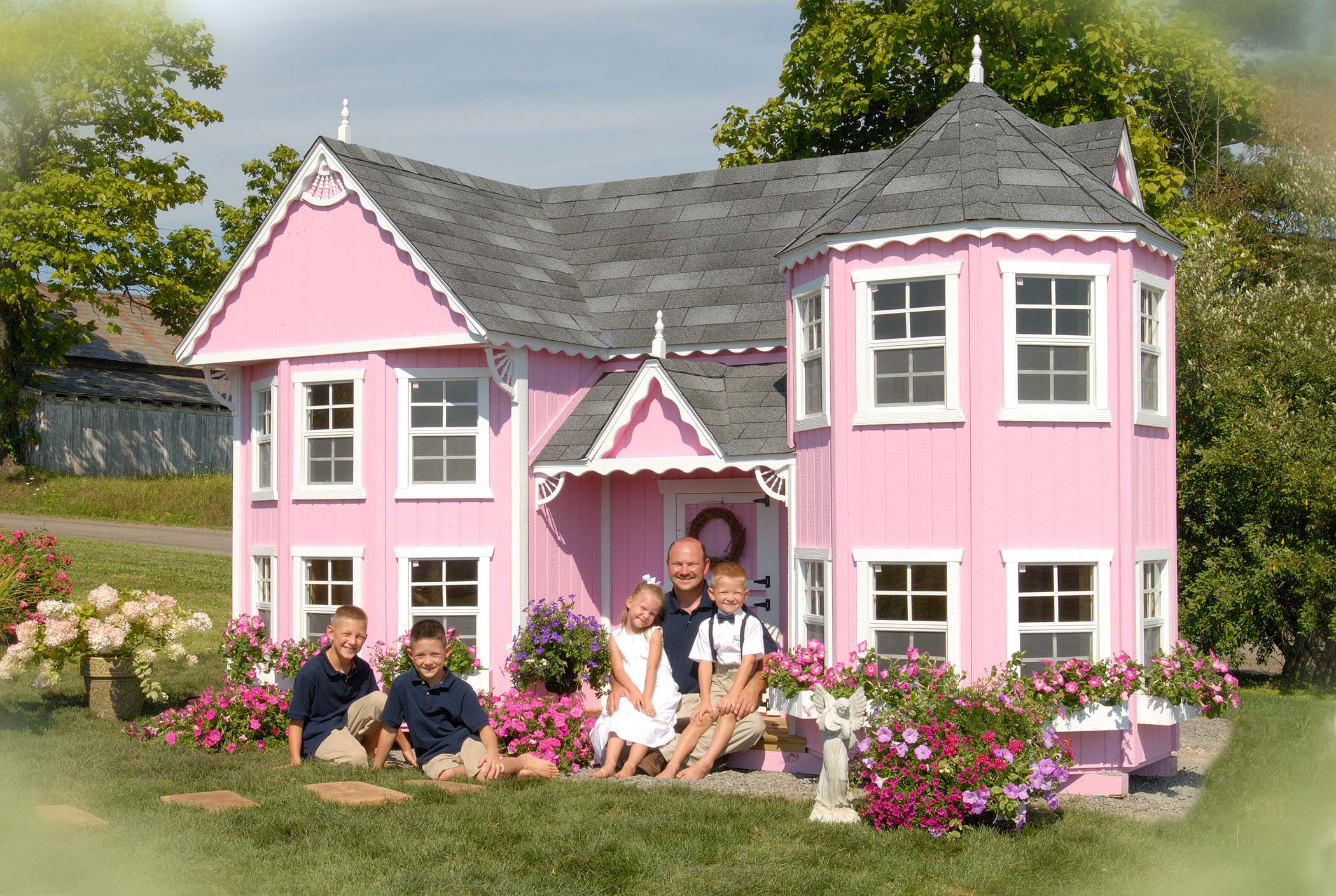 Фото розового дома. Викториан Пинк Хаус. Ашленд Орегон розовый дворец. Домик для детей. Розовый дом.