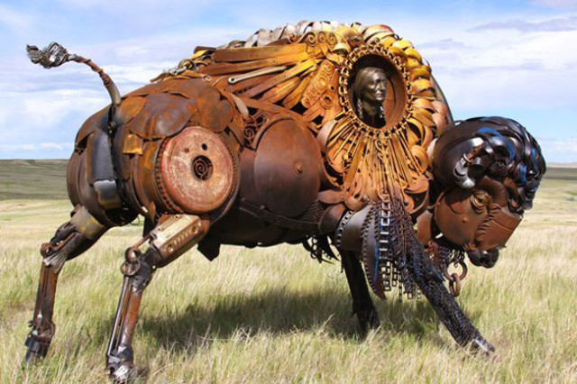 Amazing-Sculptures-Out-of-Old-Farm-Tools-20