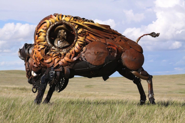 Amazing-Sculptures-Out-of-Old-Farm-Tools-21