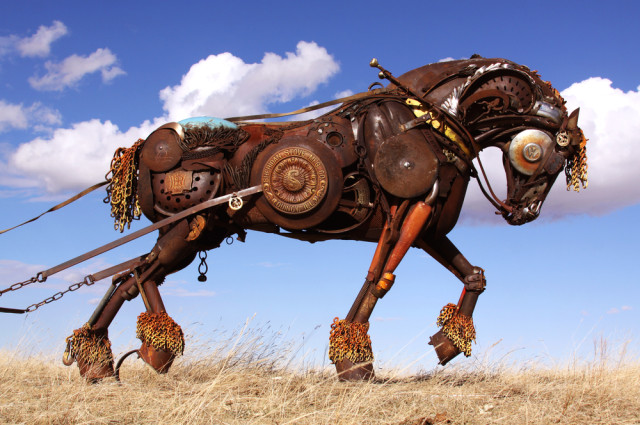 Amazing-Sculptures-Out-of-Old-Farm-Tools-29