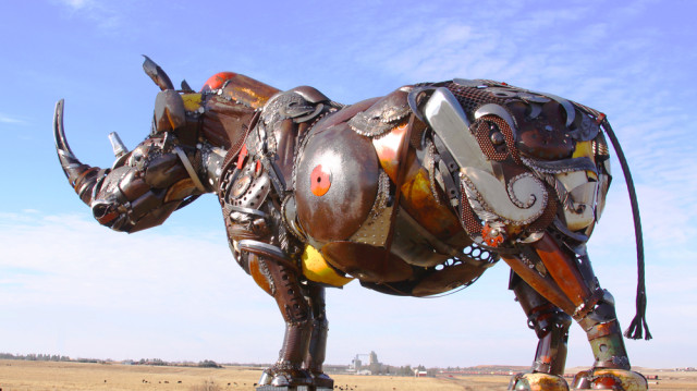 Amazing-Sculptures-Out-of-Old-Farm-Tools-32