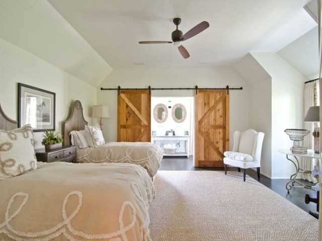 Bedroom-Design-Ideas-with-Barn-door-15