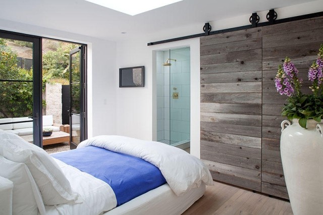 Bedroom-Design-Ideas-with-Barn-door-16