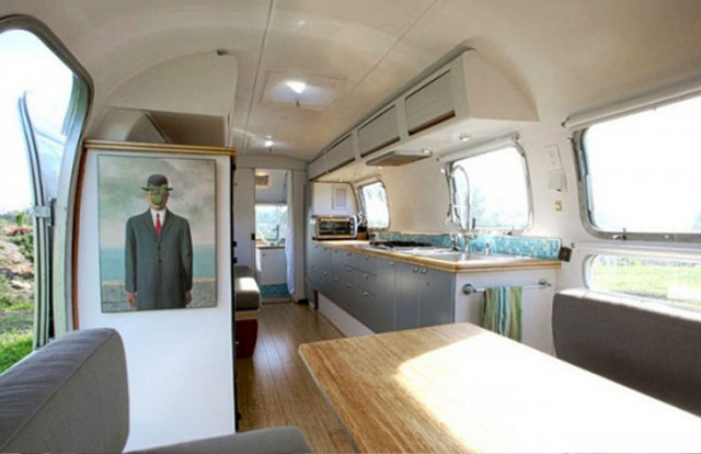 Tesla-Mobile-Home-Art-Interior