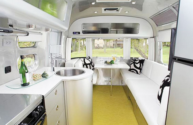 Tesla-Mobile-Home-Interior