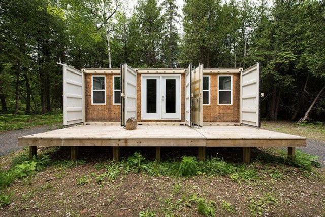 three-shipping-containers-home-2