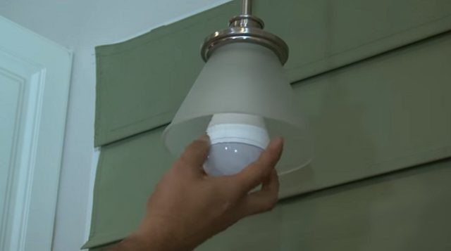 SmartCharge-LED-light-bulb-1