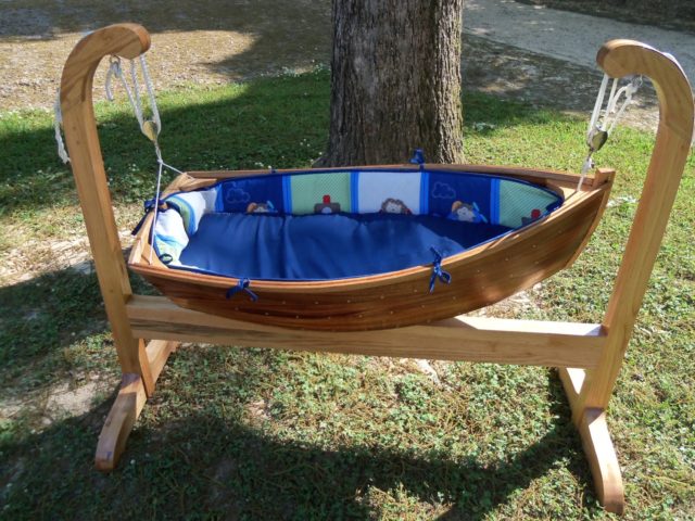 Wooden-Boat-Baby-Cradle-8