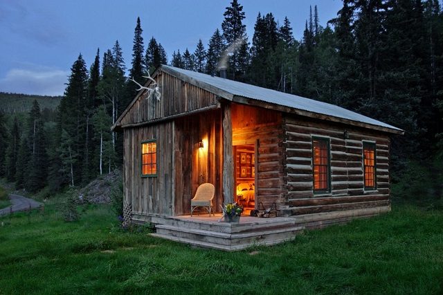 beautiful-small-cabins-in-the-middle-of-nowhere-7