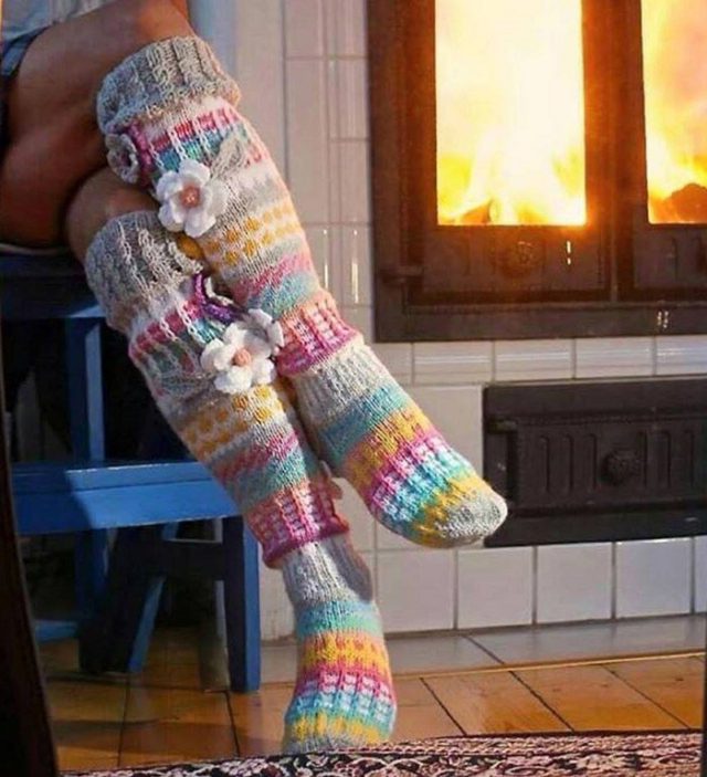 Crochet-Flower-Leg-Stockings