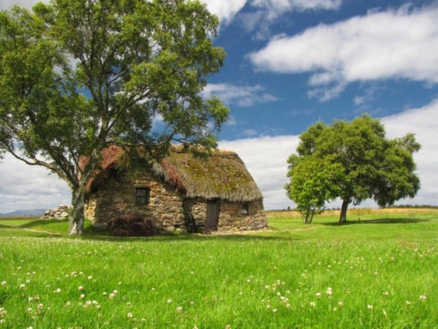 leanach-cottage-culloden-moor-1
