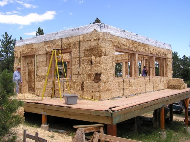 ideas-made-out-of-bales-of-hay-3