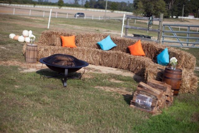 ideas-made-out-of-bales-of-hay-8