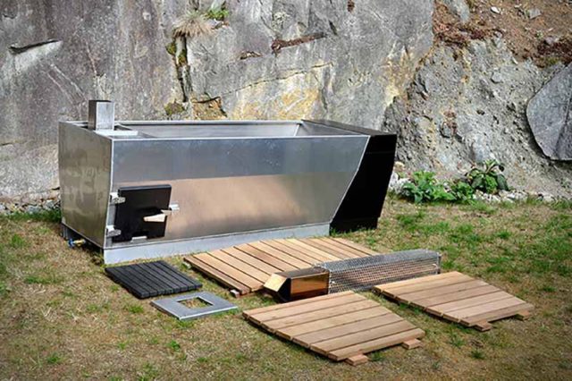 outdoor-wood-fired-soaking-hot-tub-1