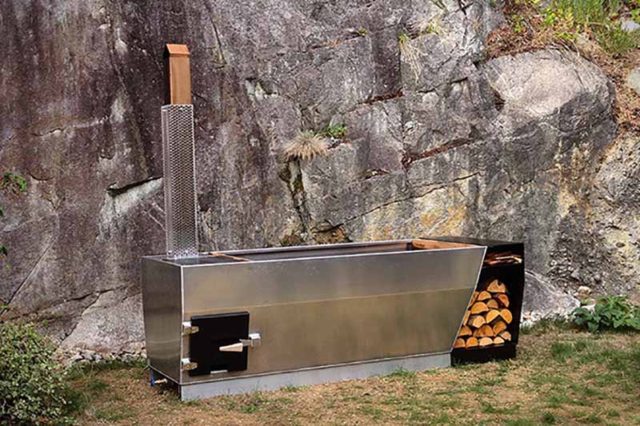 outdoor-wood-fired-soaking-hot-tub