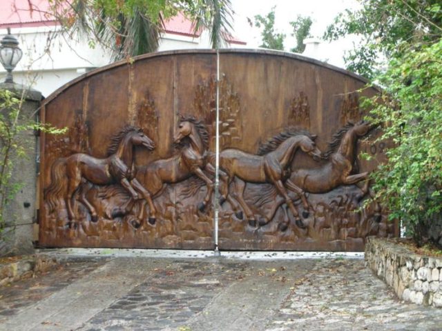 horse-themed-gate-designs-1