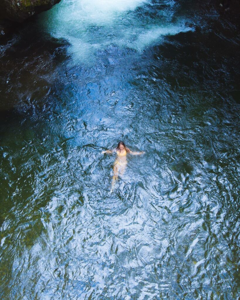 This 1.5-Mile Hike In North Carolina Will Lead You To An Emerald Green ...