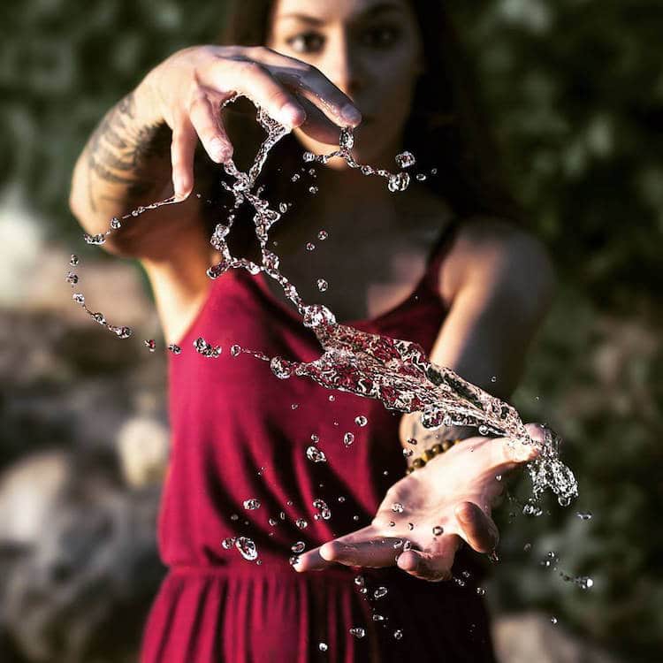 Photographer Captures “Water Bender” Turning Liquid into Sculptures ...